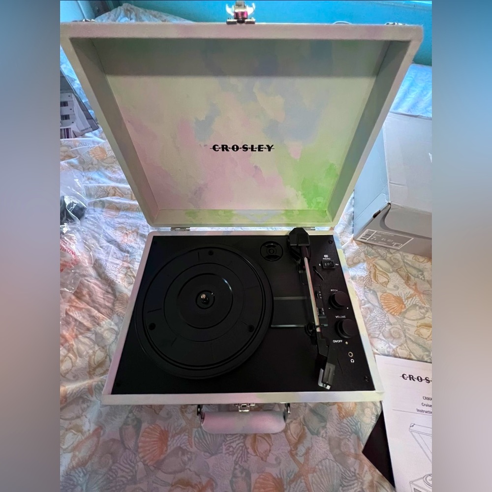 CROSSLEY VINYL PLAYER